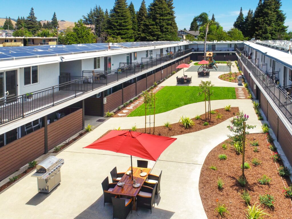 250 W. Jackson | Exterior | Valiance Capital