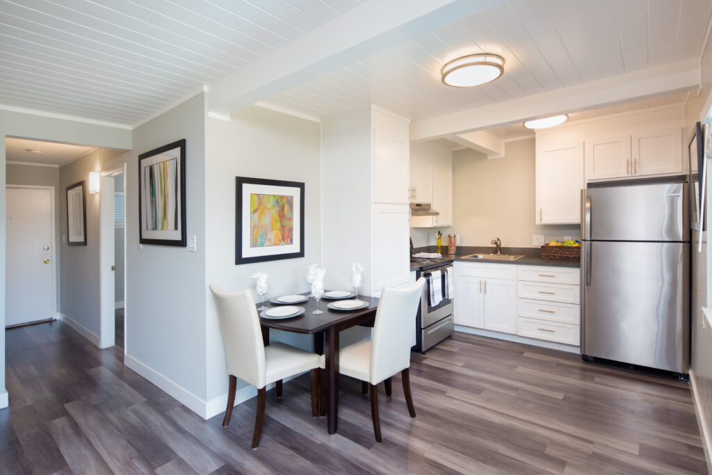 250 W. Jackson | Kitchen | Valiance Capital
